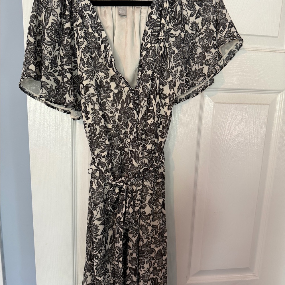NWT Avenue Plus size 14/16 Paisley Faux-wrap Handkerchief Hem Dress